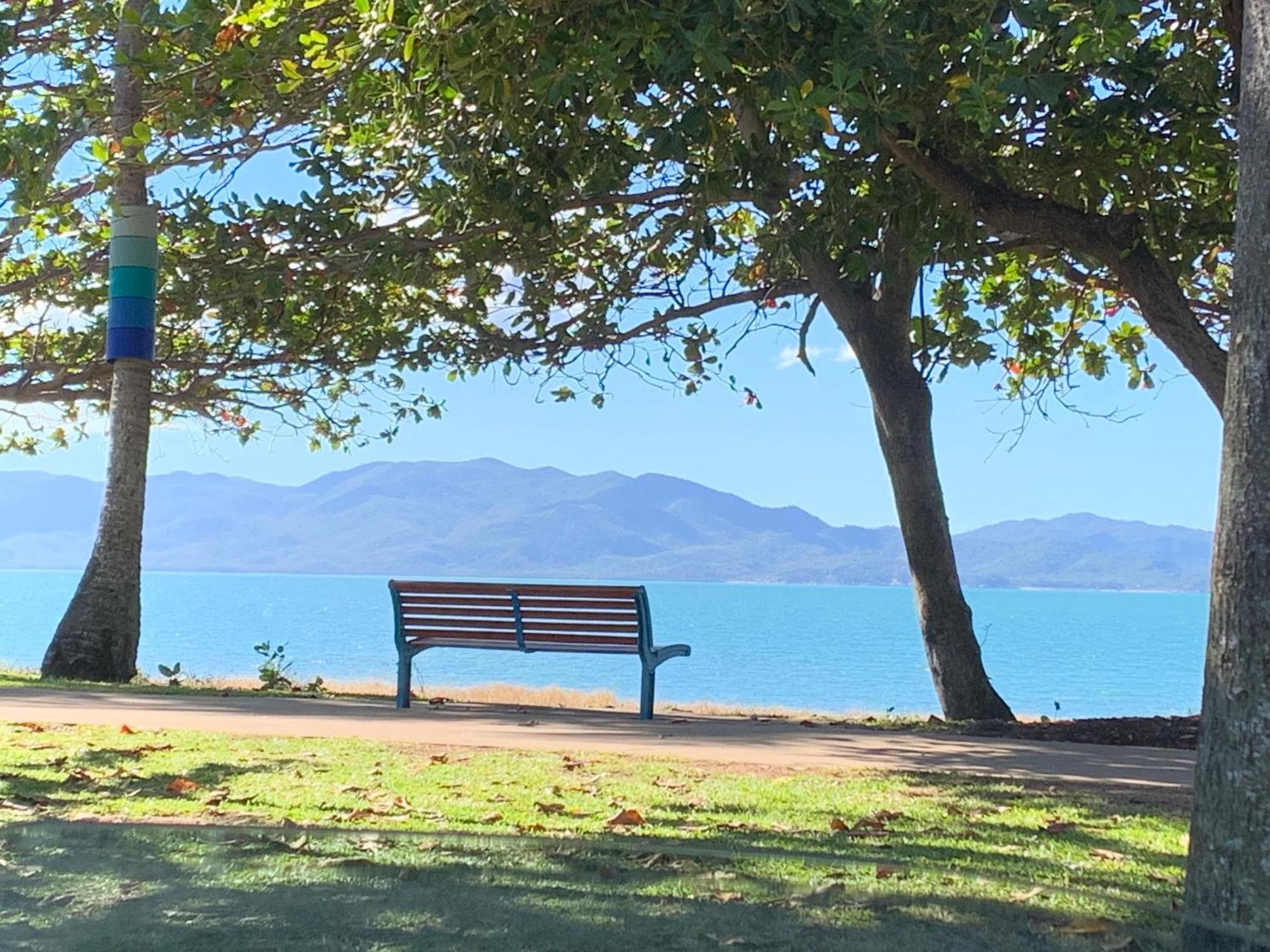 Shambhala Retreat Magnetic Island Cottages Nelly Bay Bagian luar foto