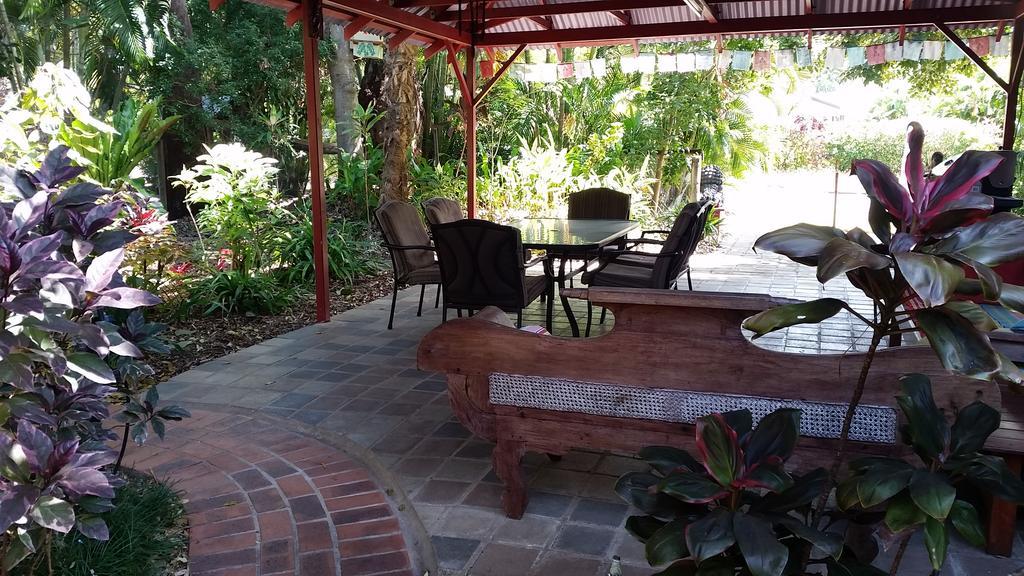 Shambhala Retreat Magnetic Island Cottages Nelly Bay Bagian luar foto