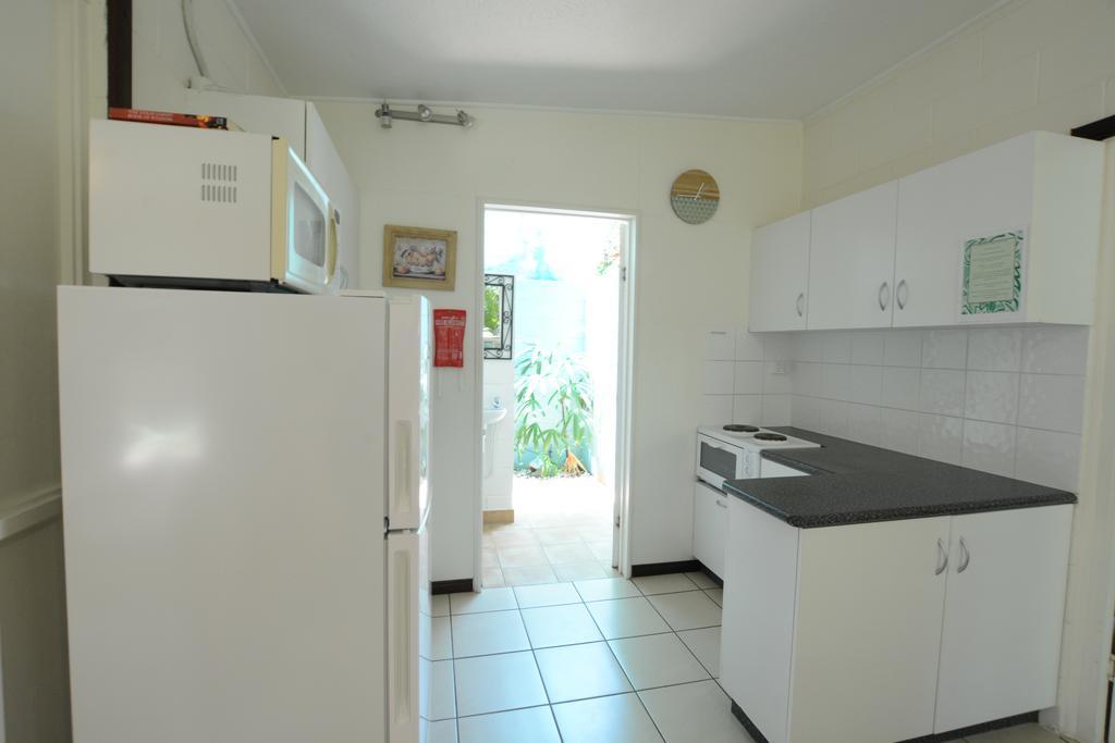 Shambhala Retreat Magnetic Island Cottages Nelly Bay Bagian luar foto