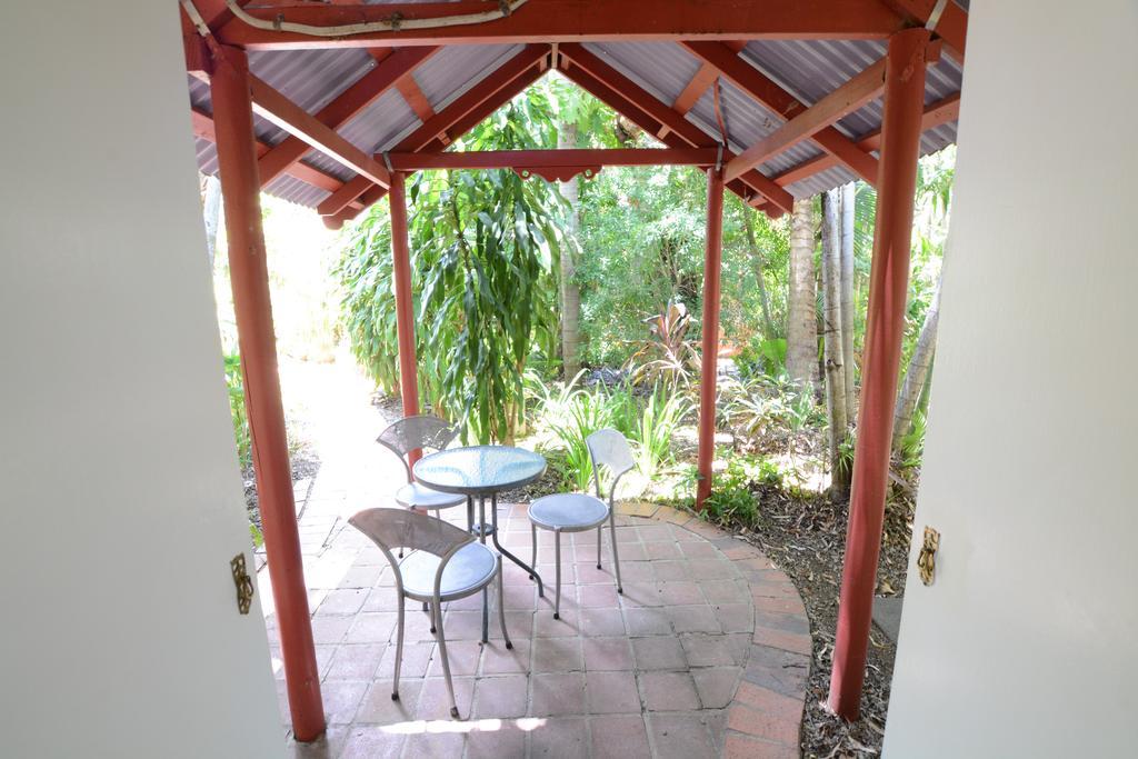 Shambhala Retreat Magnetic Island Cottages Nelly Bay Bagian luar foto