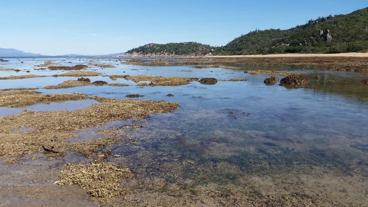 Shambhala Retreat Magnetic Island Cottages Nelly Bay Bagian luar foto
