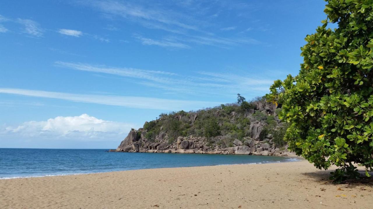 Shambhala Retreat Magnetic Island Cottages Nelly Bay Bagian luar foto